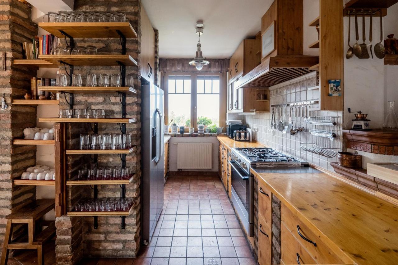 Private With Indoor Pool Вилла Будапешт